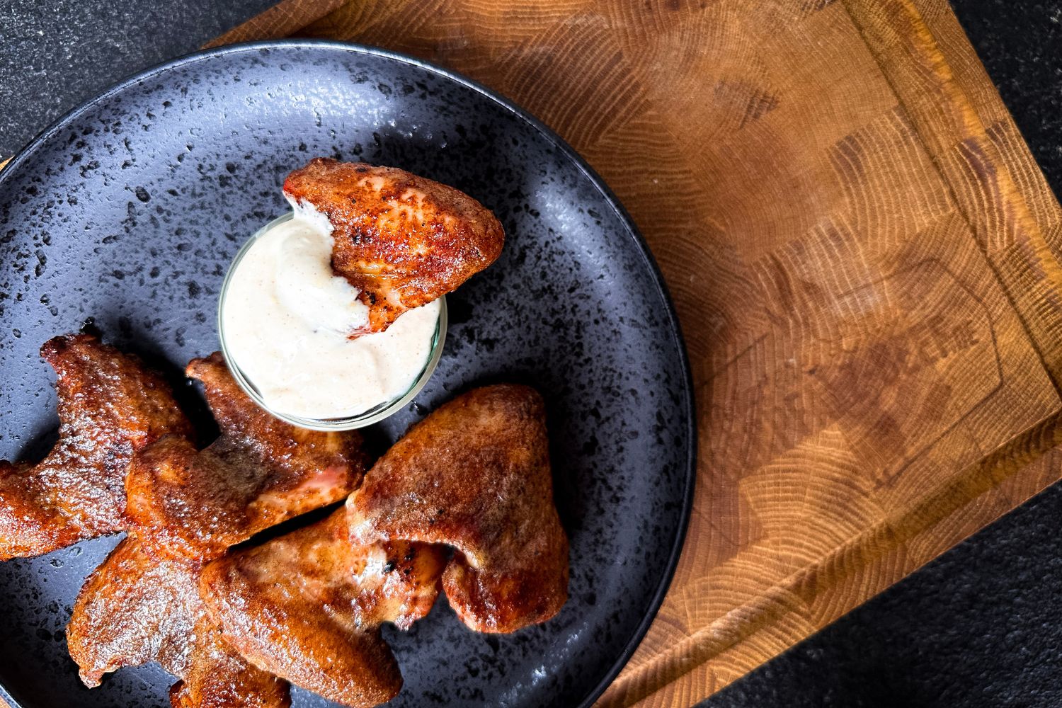 Chicken Wings mit Alabama White Sauce – Das perfekte BBQ-Rezept