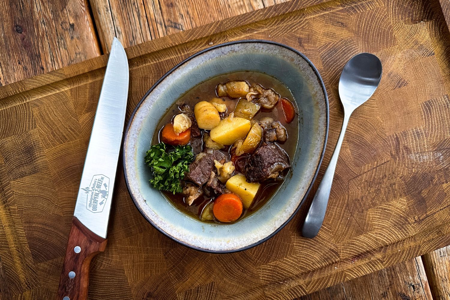 Herzhafter Short Rib Stew im Dutch Oven – Zartes Fleisch & Gemüse