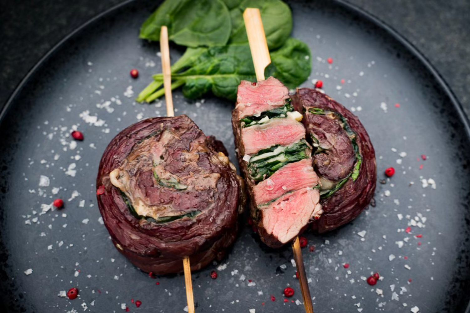 Flank Steak Pinwheels mit Spinat und Parmesan – Ein Grillgenuss