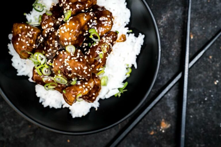 General Tsos Chicken – Knuspriges Hähnchen in würziger Sauce