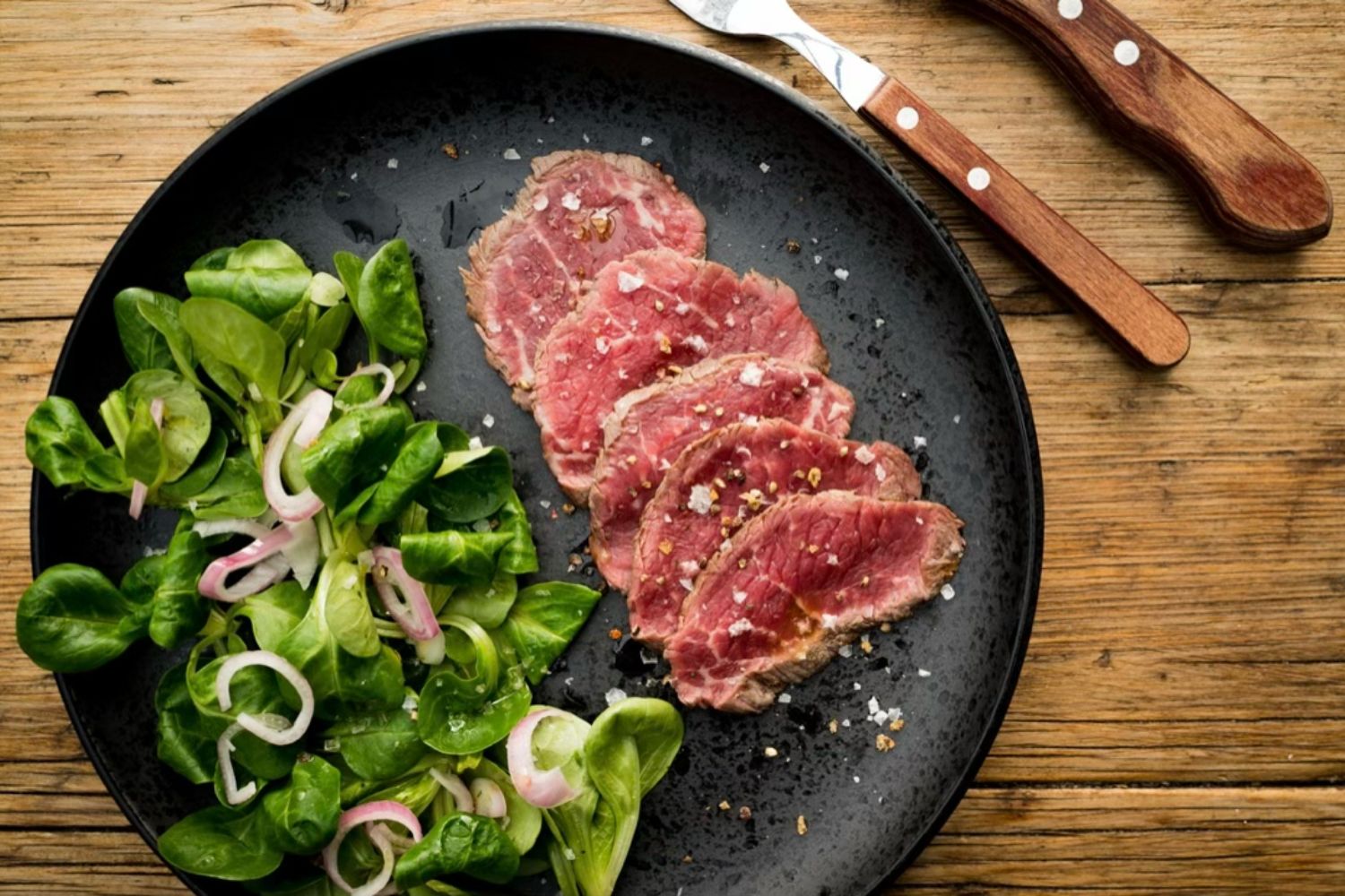 Petite Tender Carpaccio mit Feldsalat – Rezept für Feinschmecker