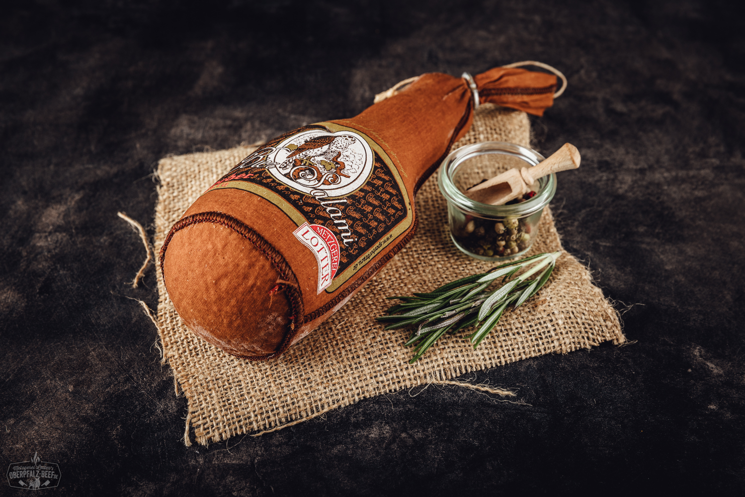 Biersalami aus der Oberpfalz – Rustikale Salami veredelt mit regionalem Bier, ideal für charaktervollen Genuss und traditionelle bayerische Küche.