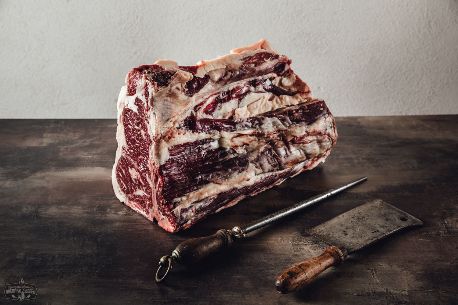 Königsstück vom Oberpfalz Rind: T-Bone und Porterhouse zum selber Reifen, perfekt für Steak-Liebhaber und Fleischkenner, hochwertige Premiumqualität.