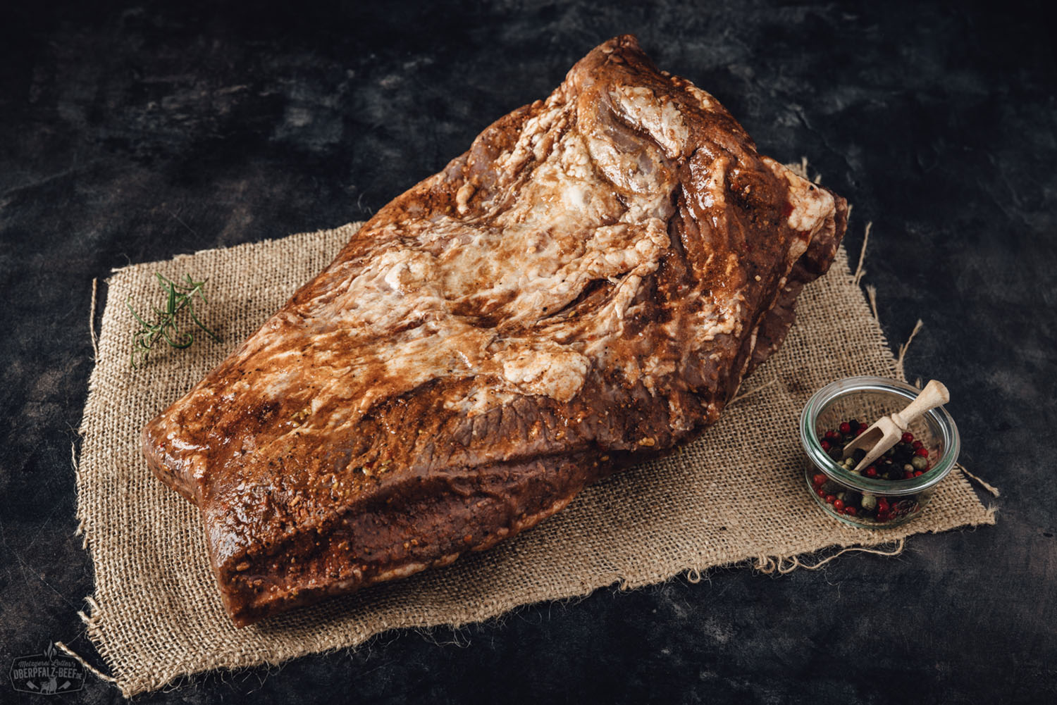 Sous Vide vorgegartes Beef Brisket vom Oberpfalz Rind – zartes, saftiges Fleisch, perfekt vorbereitet für den Grill, mit typischer BBQ-Kruste und reichem Geschmack, ideal für anspruchsvolle Rindfleischliebhaber.