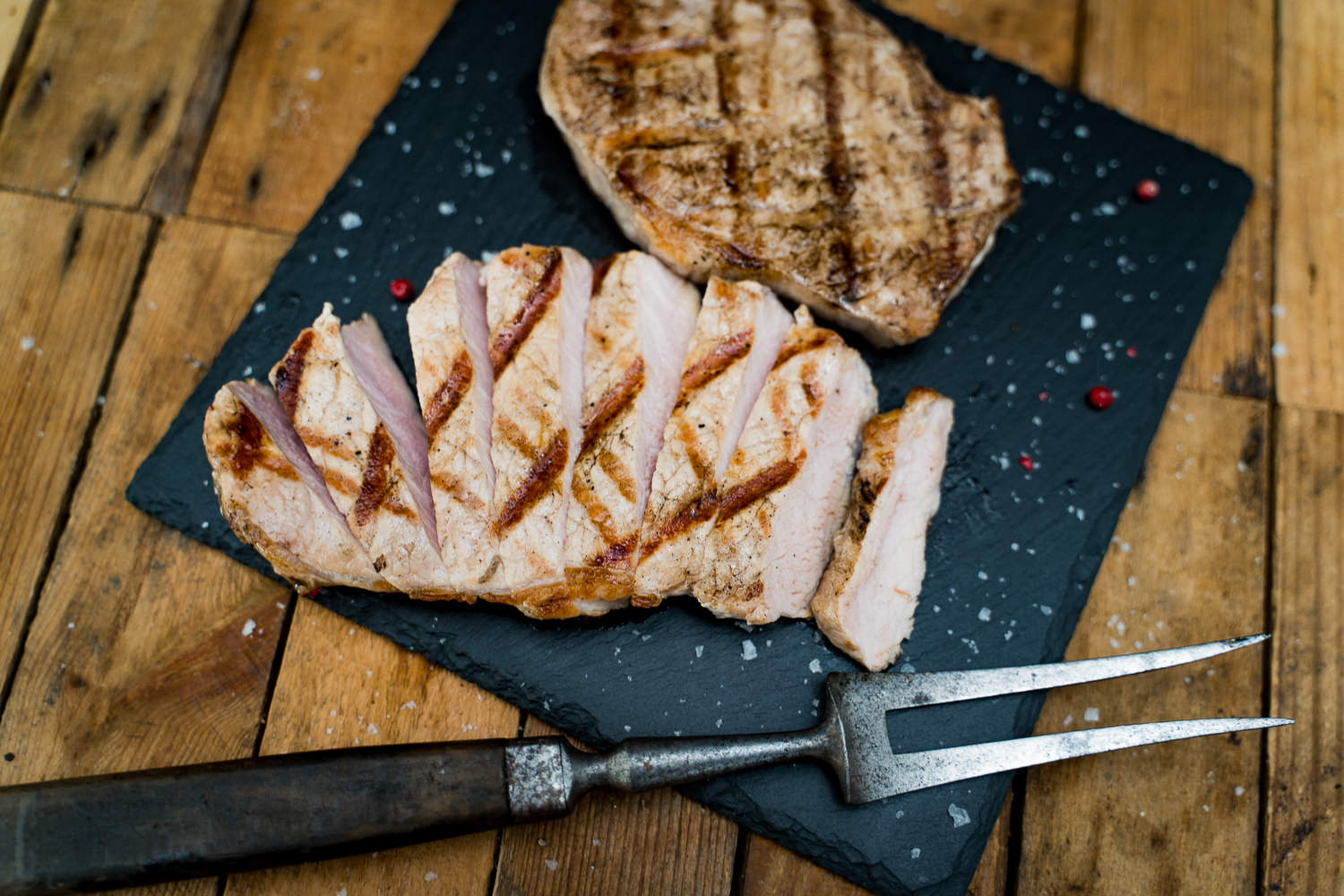 Rückensteaks vom Schwein gewürzt