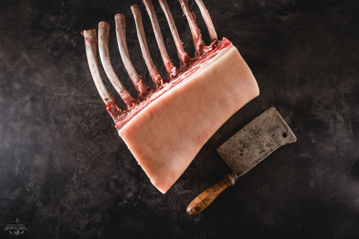 Halbes Kotelett Tomahawk-Cut vom Schwein frisch