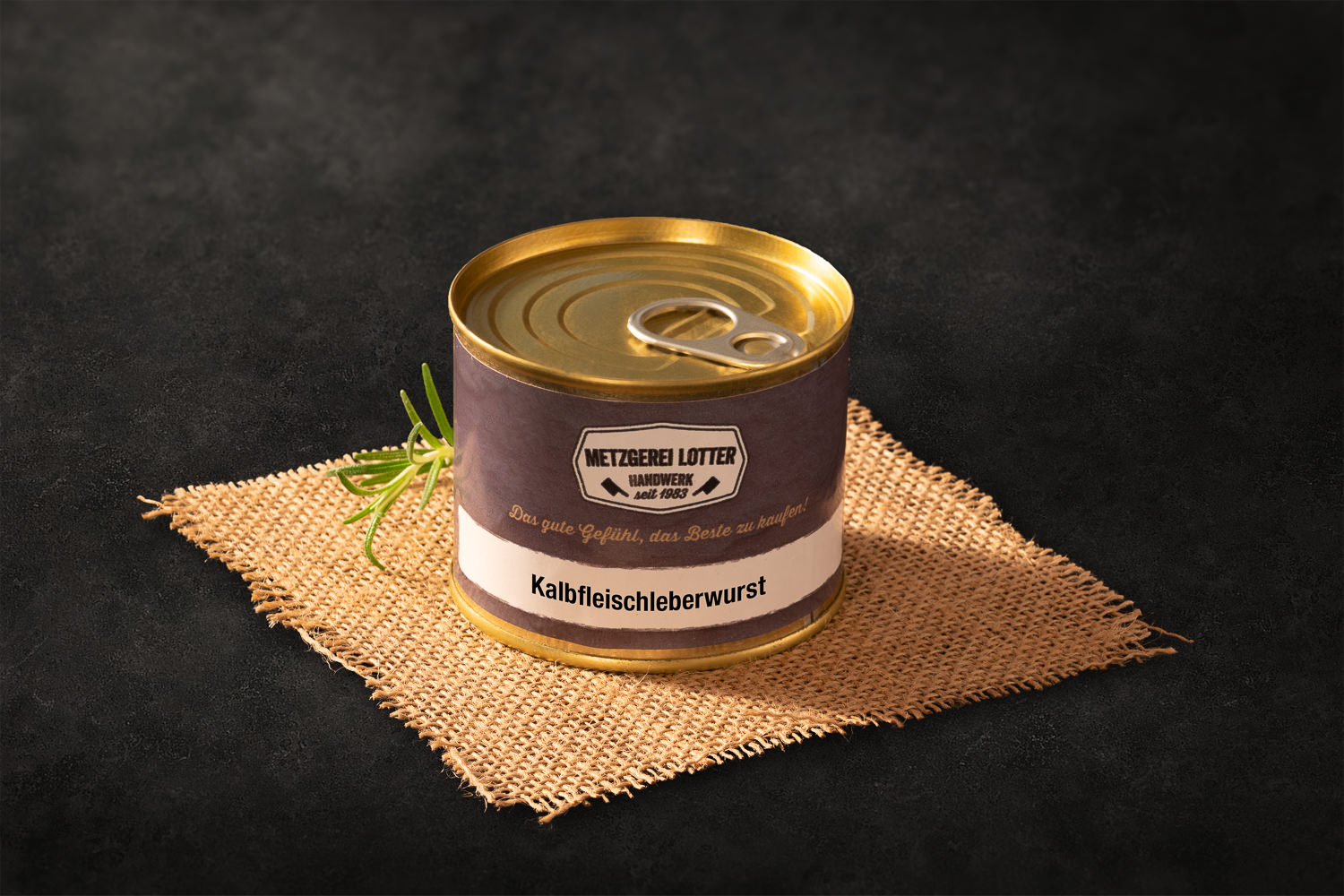 Kalbfleischleberwurst in der Dose von Oberpfalz Beef - Hochwertige Kalbsleberwurst für Feinschmecker, umgeben von einer ansprechenden Dose mit klarer Produktbeschriftung.