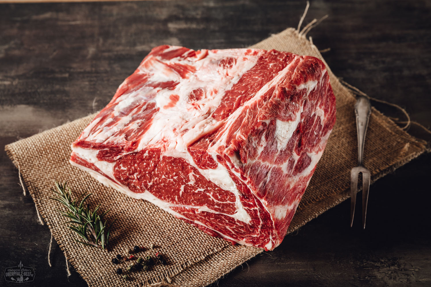 Entrecôte Rib-Eye am Stück, Wet Aged vom Oberpfalz Rind – Hochwertiges Fleischprodukt mit zarter Marmorierung für ein intensives Geschmackserlebnis.