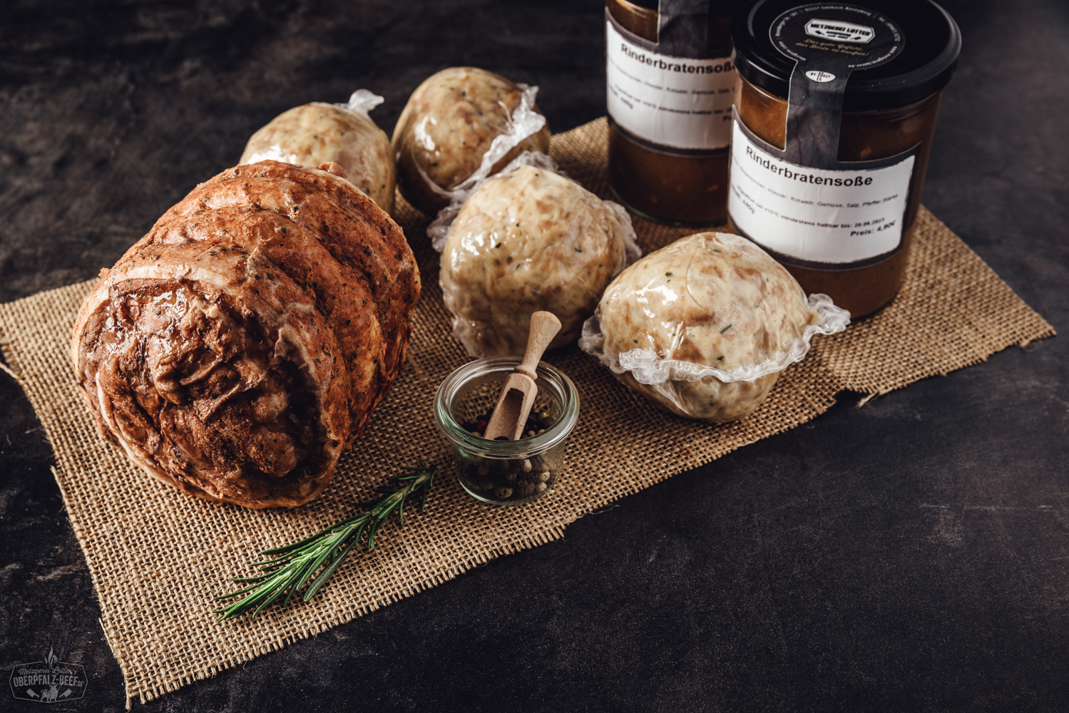 Bild von einer Oberpfälzer Kalbsrollbratenbox mit sous-vide vorgegartem Kalbsrollbraten, bereit zur Zubereitung