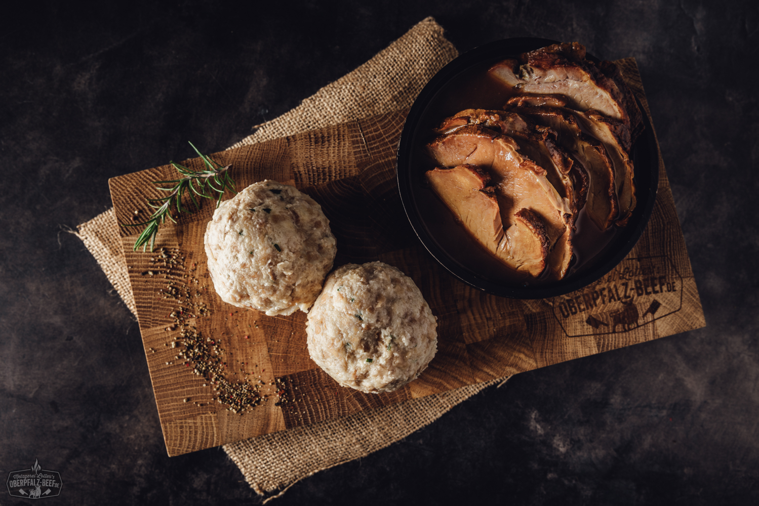 Sous Vide vorgegarte Oberpfälzer Schweinebratenbox mit Logo